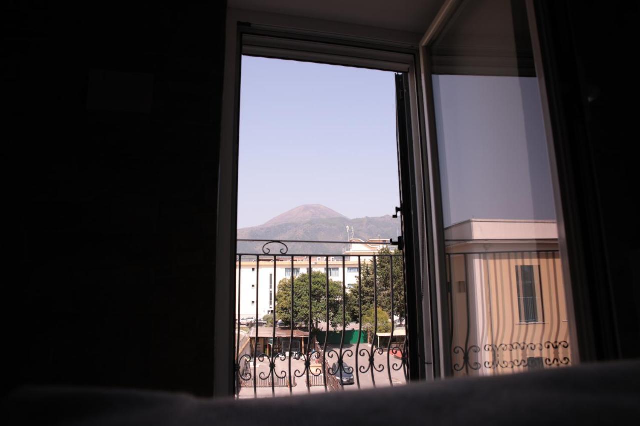 Palazzo Caracciolo Del Sole Bed & Breakfast Terzigno Exterior photo